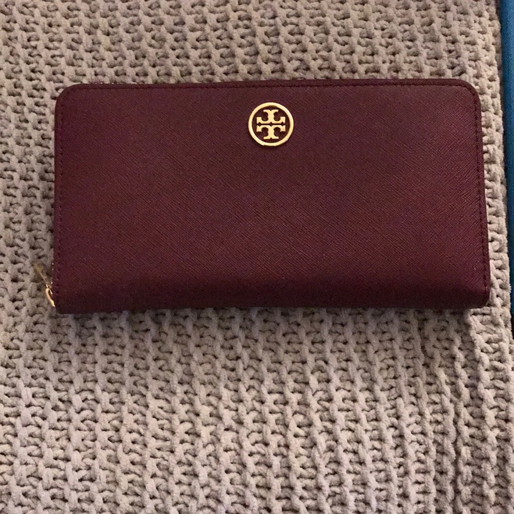 Tory Burch Robinson wallet